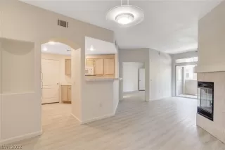 Photo #6: 2420001 Listing