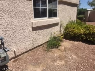 Photo #3: 2420031 Listing