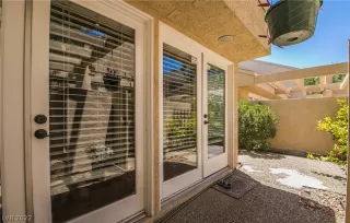 Photo #4: 2420056 Listing