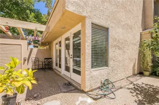 Photo #5: 2420056 Listing