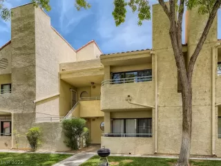 Photo #1: 2420093 Listing