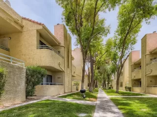 Photo #2: 2420093 Listing