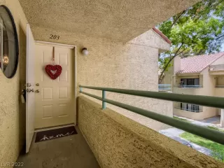 Photo #3: 2420093 Listing