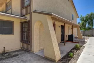 Photo #2: 2420103 Listing 