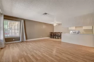 Photo #4: 2420103 Listing 