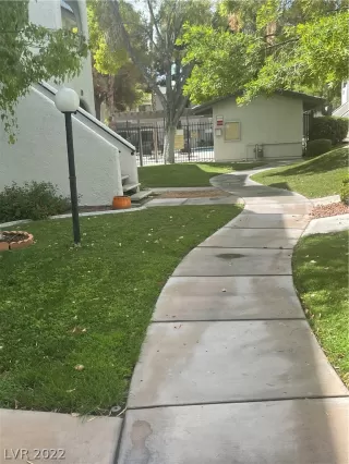 Photo #2: 2420111 Listing 