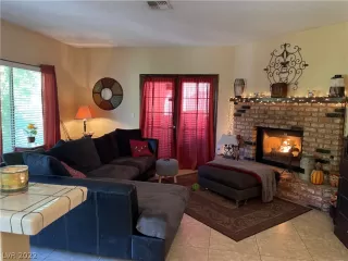 Photo #3: 2420111 Listing 