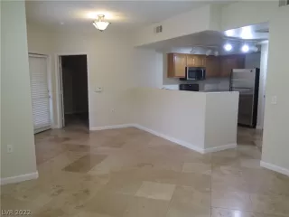 Photo #5: 2420134 Listing 