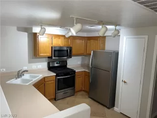 Photo #6: 2420134 Listing 