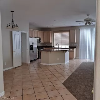 Photo #1: 2420165 Listing 