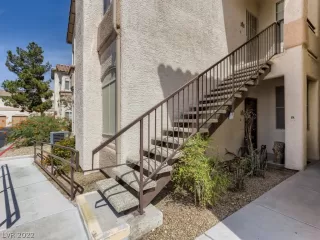 Photo #3: 2420192 Listing