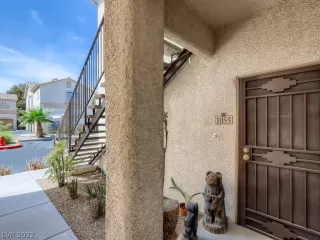 Photo #4: 2420192 Listing