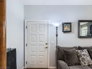 Photo #5: 2420192 Listing