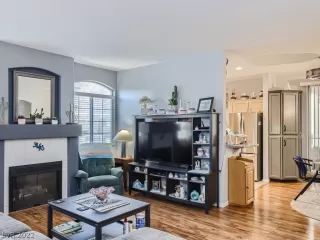 Photo #6: 2420192 Listing