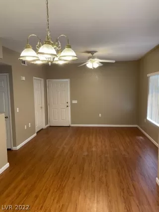 Photo #2: 2420245 Listing 