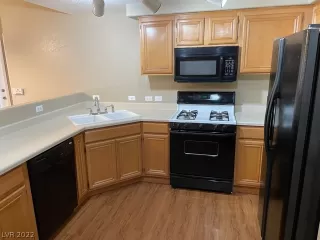 Photo #4: 2420245 Listing 