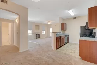 Photo #5: 2420294 Listing 