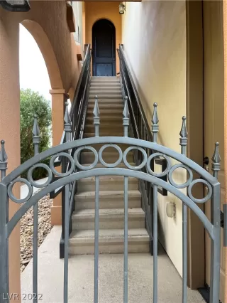 Photo #2: 2420320 Listing 