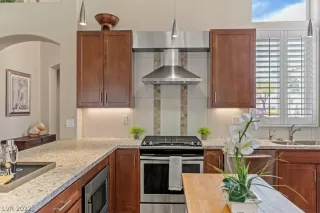 Photo #4: 2420339 Listing 