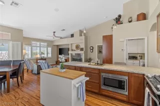 Photo #6: 2420339 Listing 