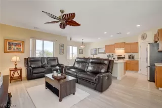 Photo #5: 2420360 Listing 