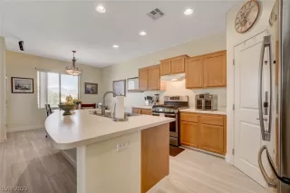 Photo #6: 2420360 Listing 