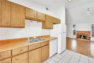 Photo #3: 2420363 Listing