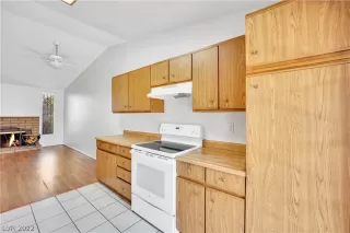 Photo #6: 2420363 Listing