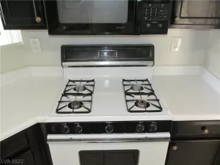 Photo #5: 2420372 Listing 