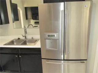 Photo #6: 2420372 Listing 