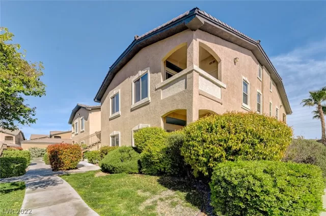 MLS: 2420383 Condo For Sale