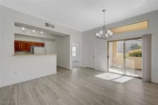 Photo #6: 2420383 Listing