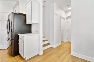 Photo #4: 2420386 Listing 