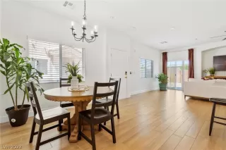 Photo #5: 2420386 Listing 