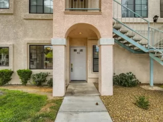 Photo #1: 2420427 Listing 