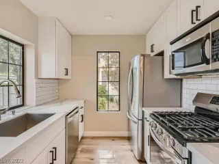 Photo #2: 2420427 Listing 