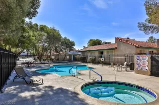 Photo #1: 2420456 Listing 