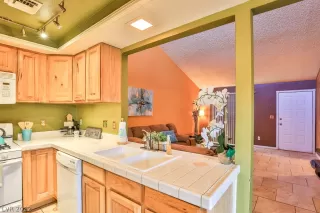 Photo #3: 2420456 Listing 