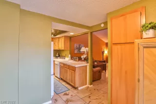 Photo #5: 2420456 Listing 