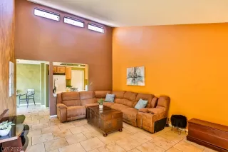 Photo #6: 2420456 Listing 