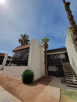 Photo #1: 2420459 Listing 