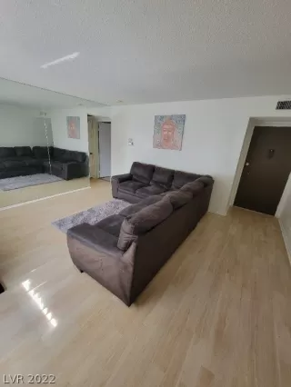 Photo #2: 2420459 Listing 