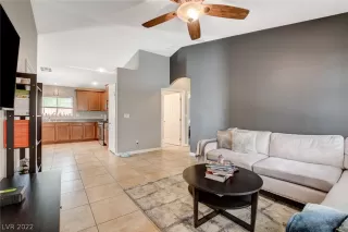 Photo #3: 2420484 Listing