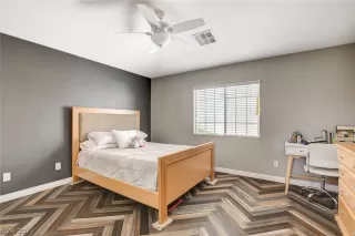 Photo #6: 2420484 Listing