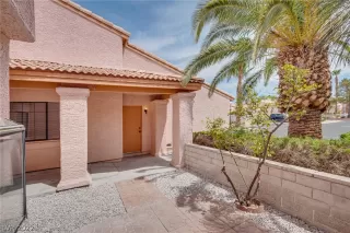 Photo #4: 2420500 Listing