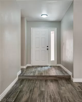 Photo #5: 2420500 Listing