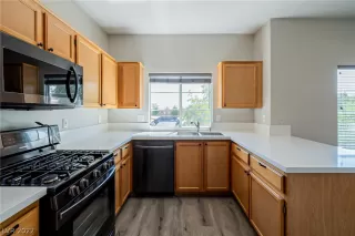 Photo #1: 2420502 Listing