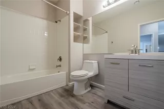 Photo #3: 2420502 Listing