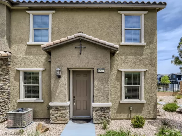 MLS: 2420517 Condo For Sale