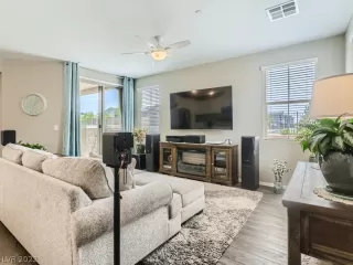 Photo #2: 2420517 Listing 